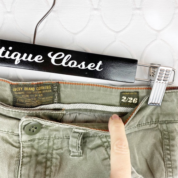 LUCKY BRAND Olive Green Cargo Ankle Cropped 2 / 26 - Picture 5 of 8